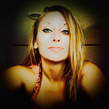 , 24  female escort, Amarillo