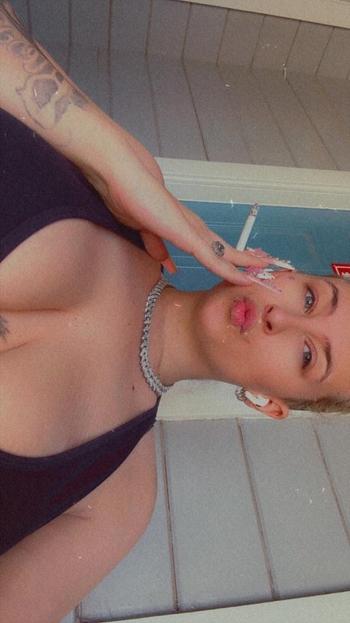 Snow, 24  female escort, Amarillo
